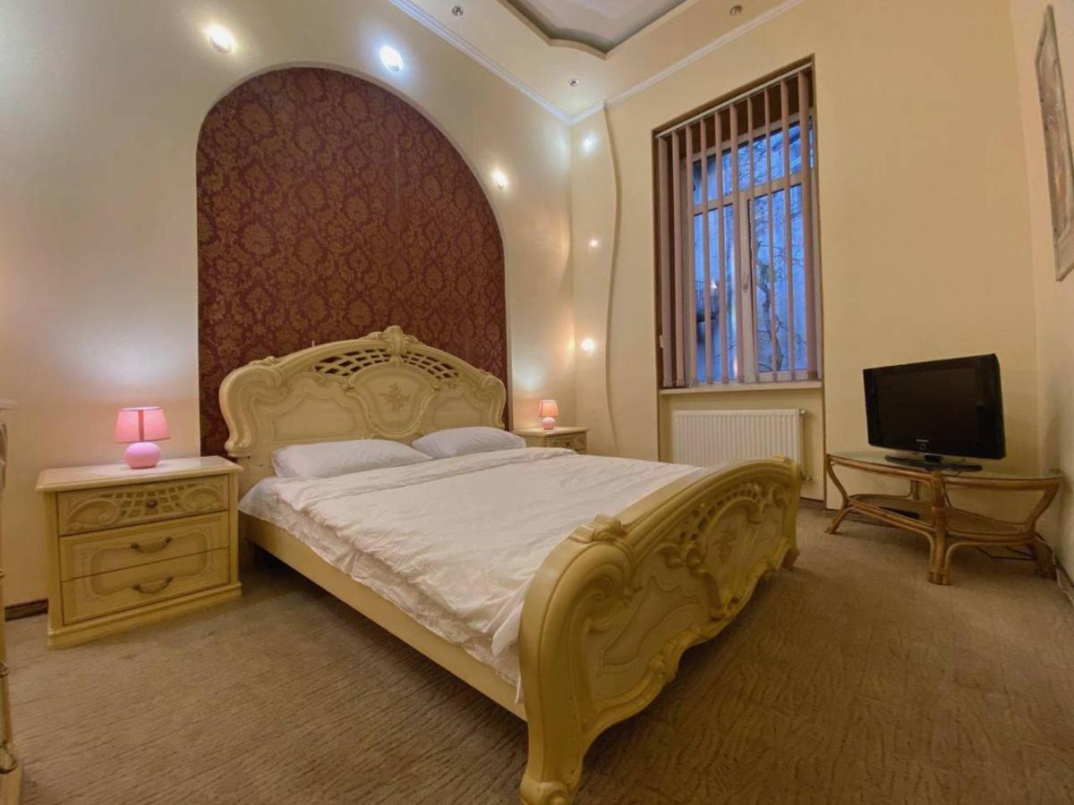 Apartment Veronica In Center Lviv Luaran gambar